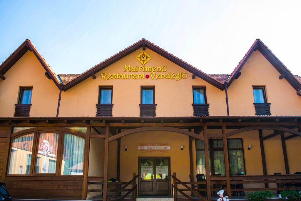 Pensiunea Malvimend Tulghes ภายนอก รูปภาพ